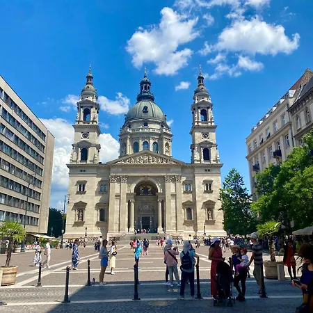 Basilica Rose *